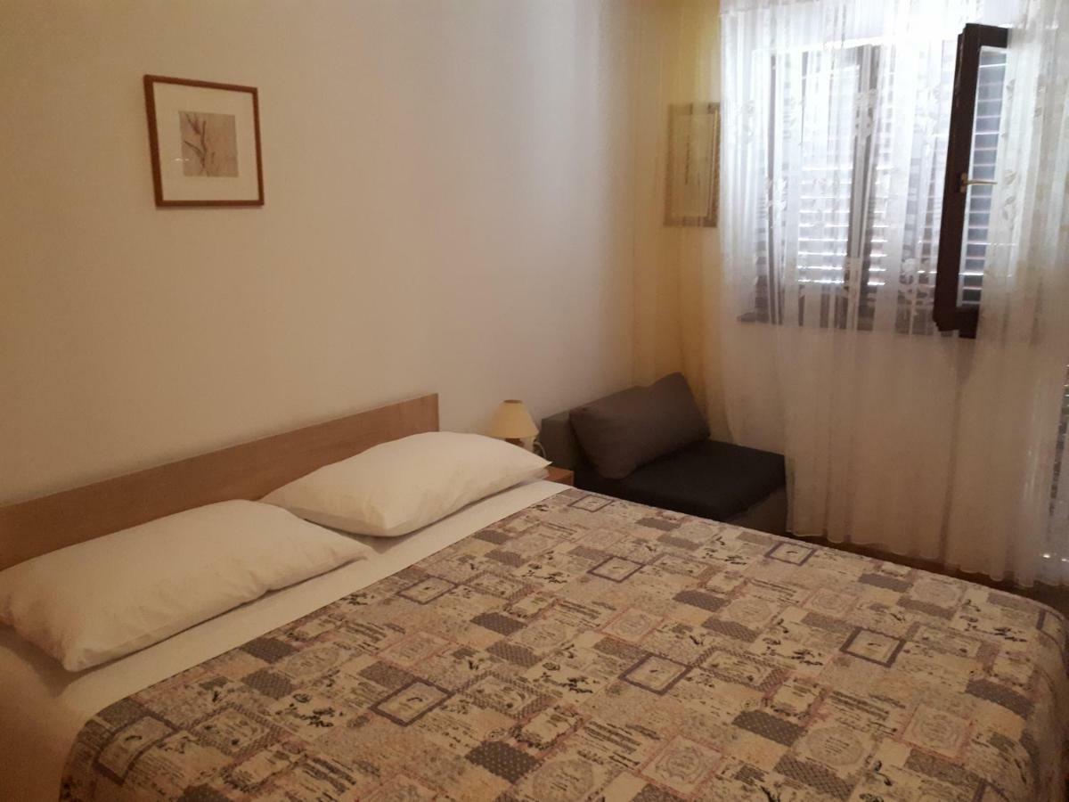 Lili Apartment Ровин Екстериор снимка